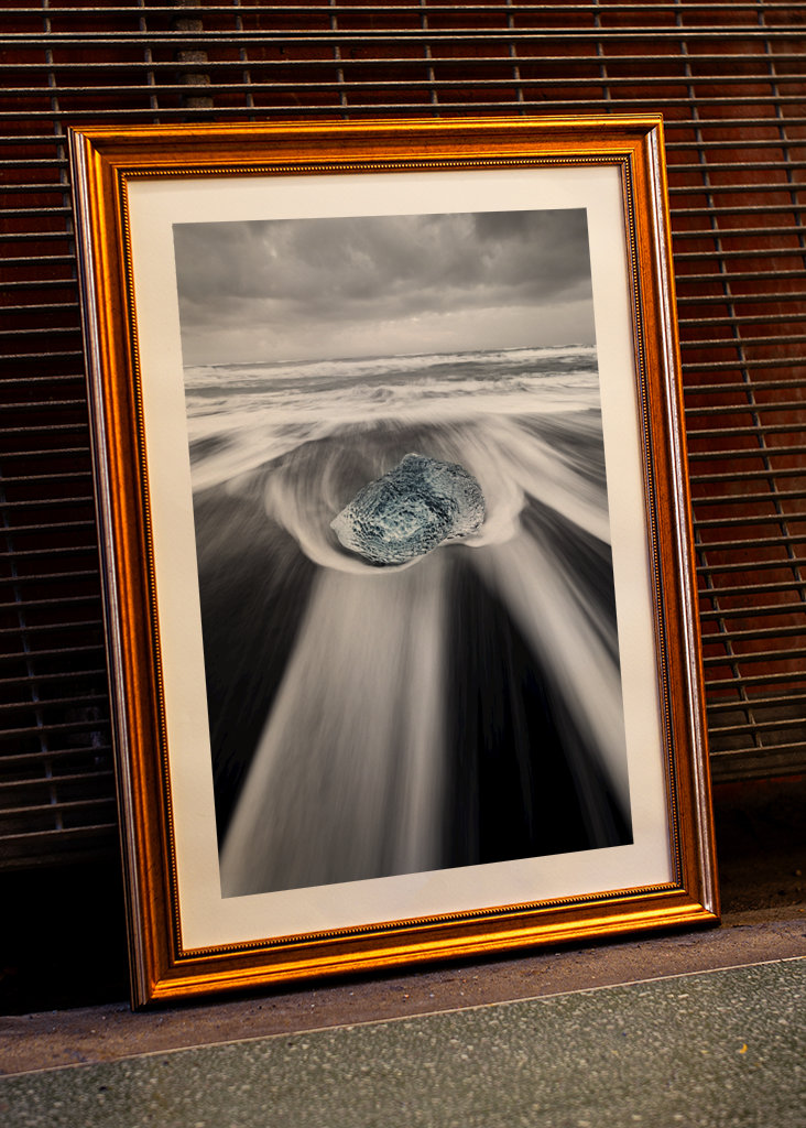 Eisblock in der Brandung