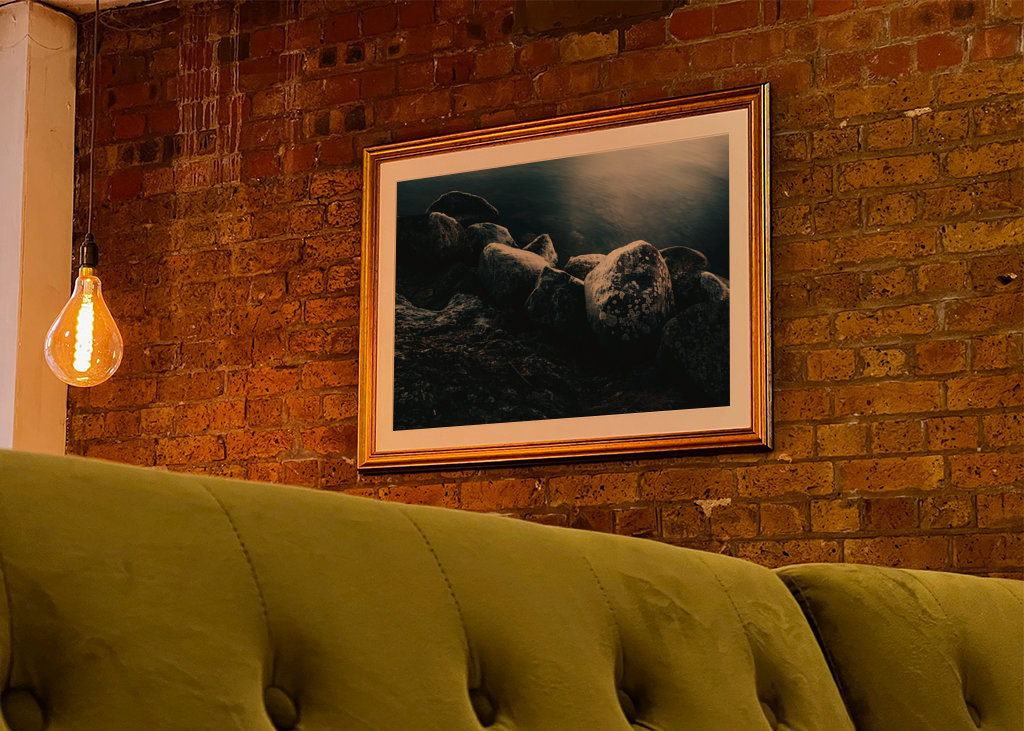 Iskolde klipper ved vand