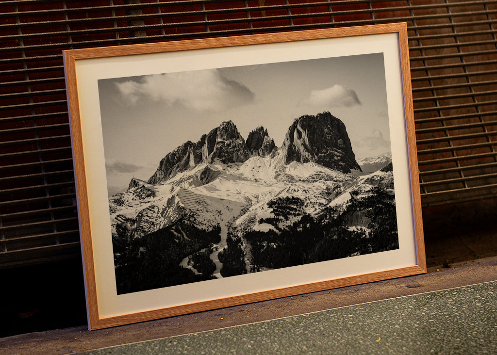 Dolomity v černé a bílé