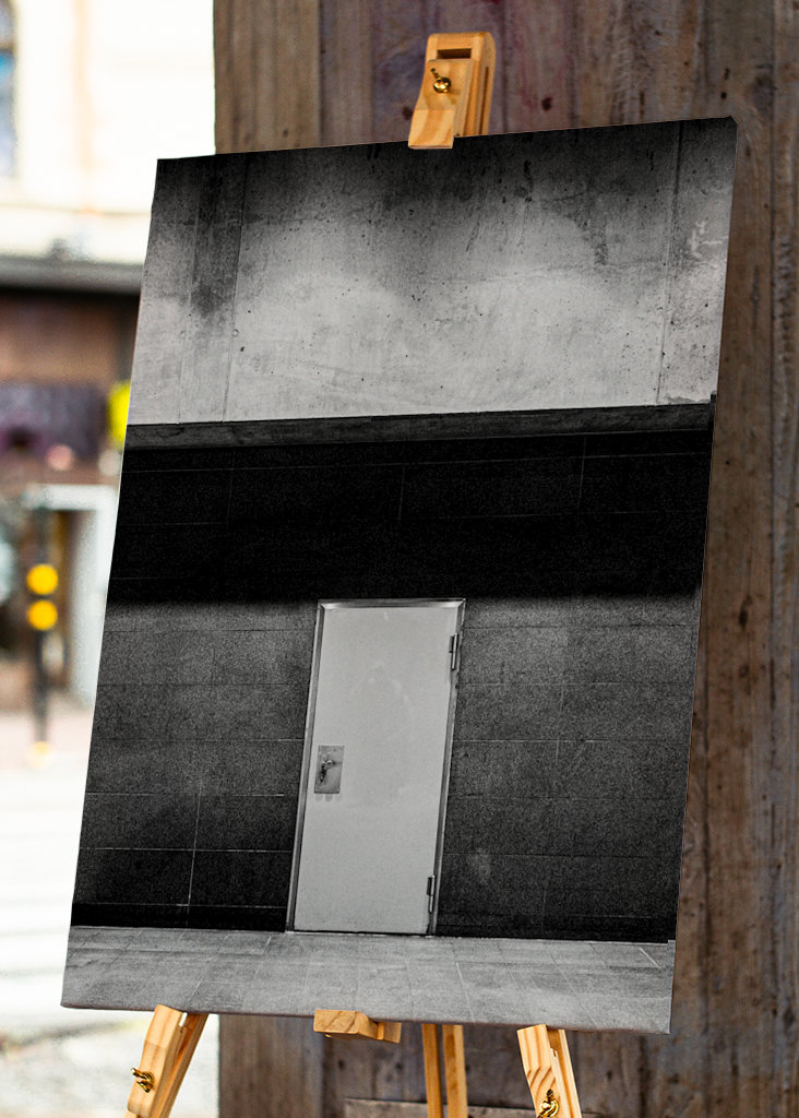 Parete in cemento con porta