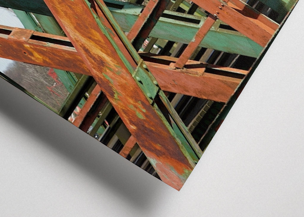 Rostige Eisenbahnbrücke