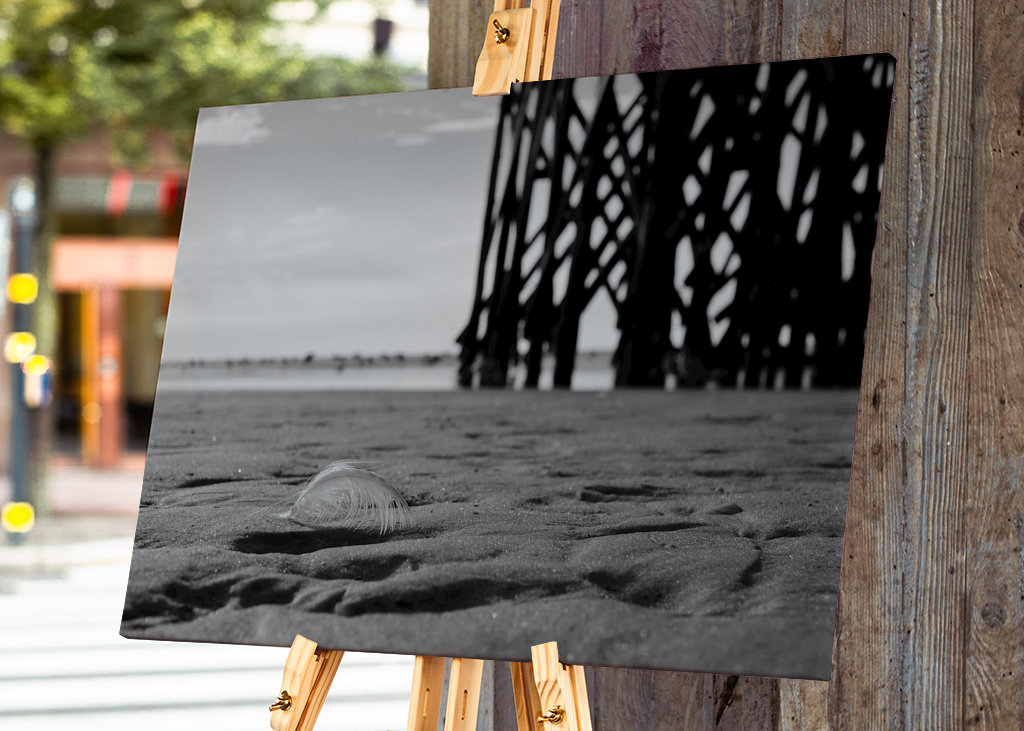 Pramen před hromadovým obydlím