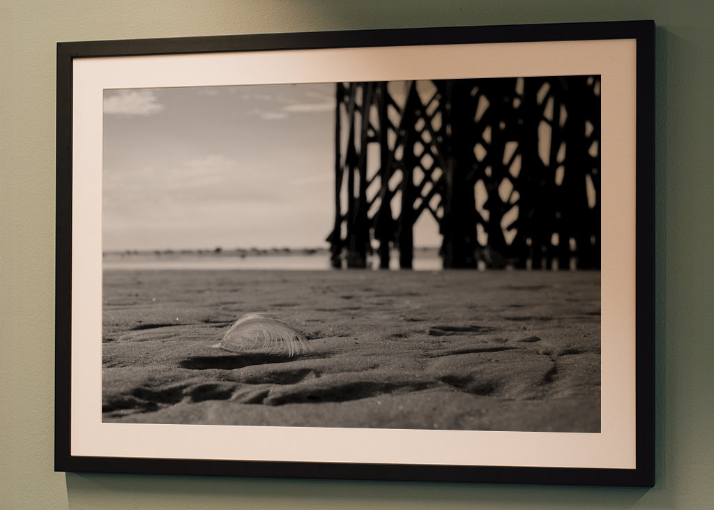 Pramen před hromadovým obydlím