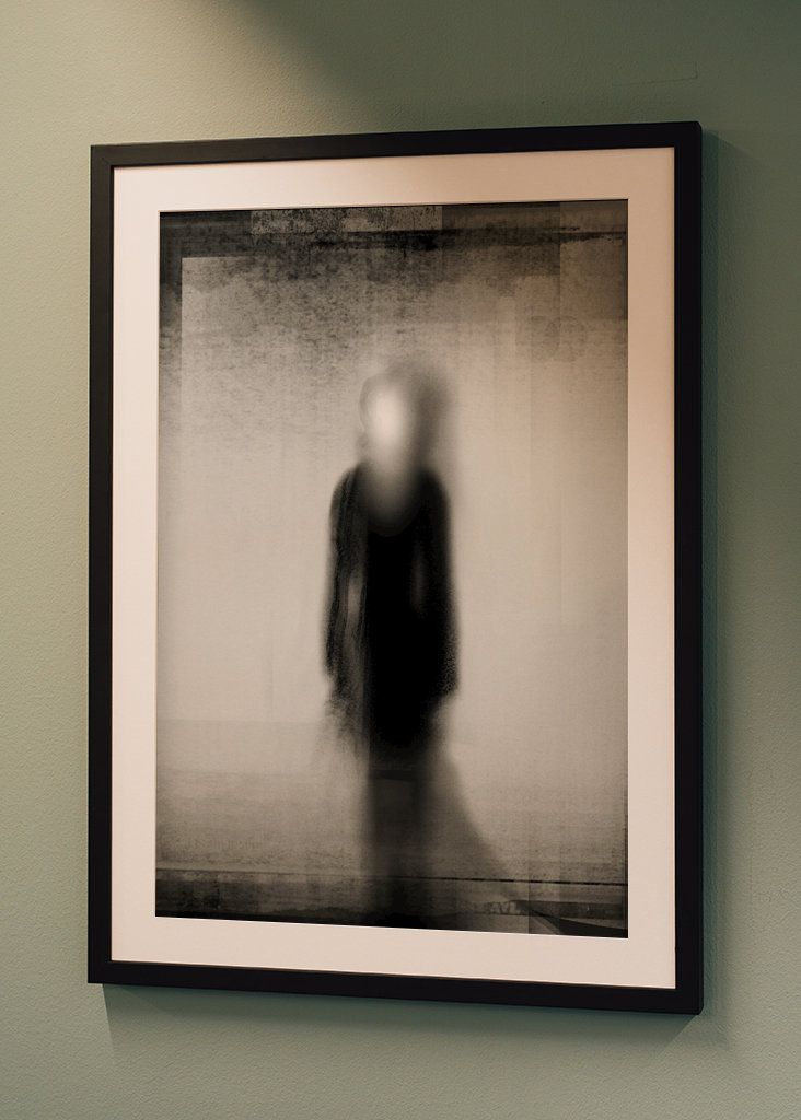 Black and white figure nr3