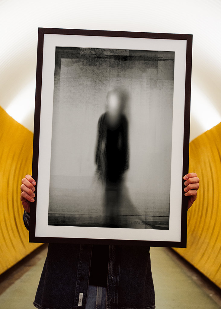 Black and white figure nr3