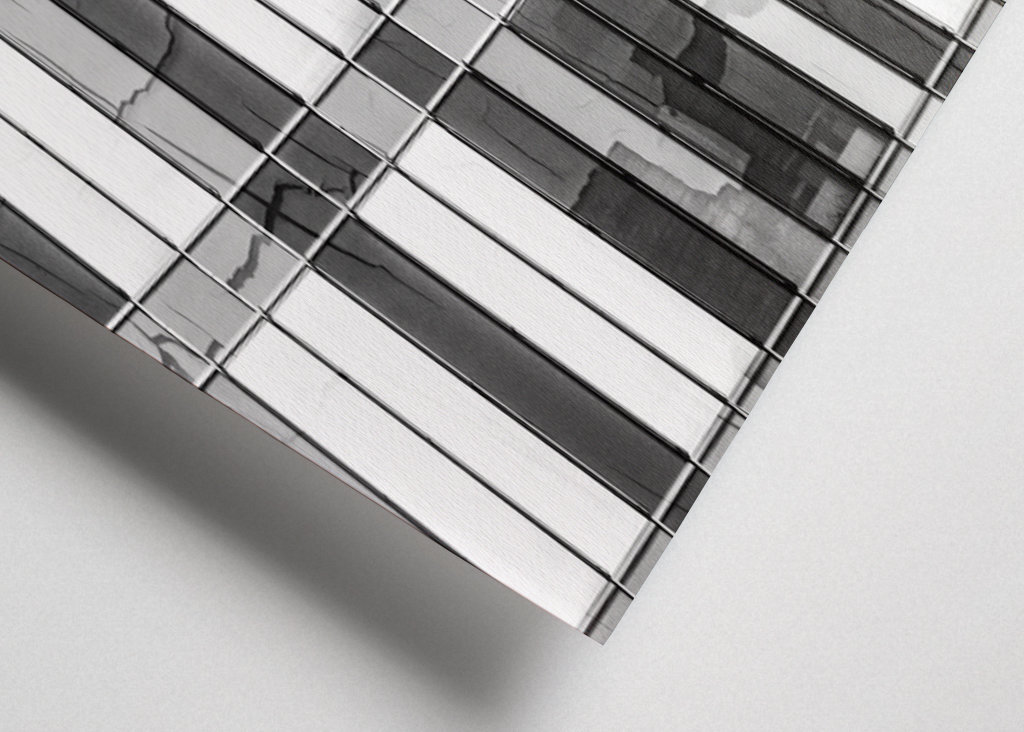 Fekete-fehér homlokzat