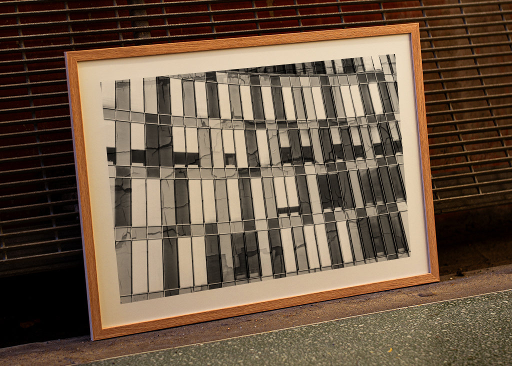 Fekete-fehér homlokzat