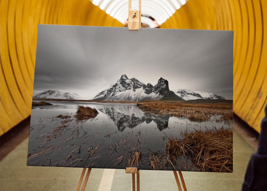 Bergkette mit Spiegelung