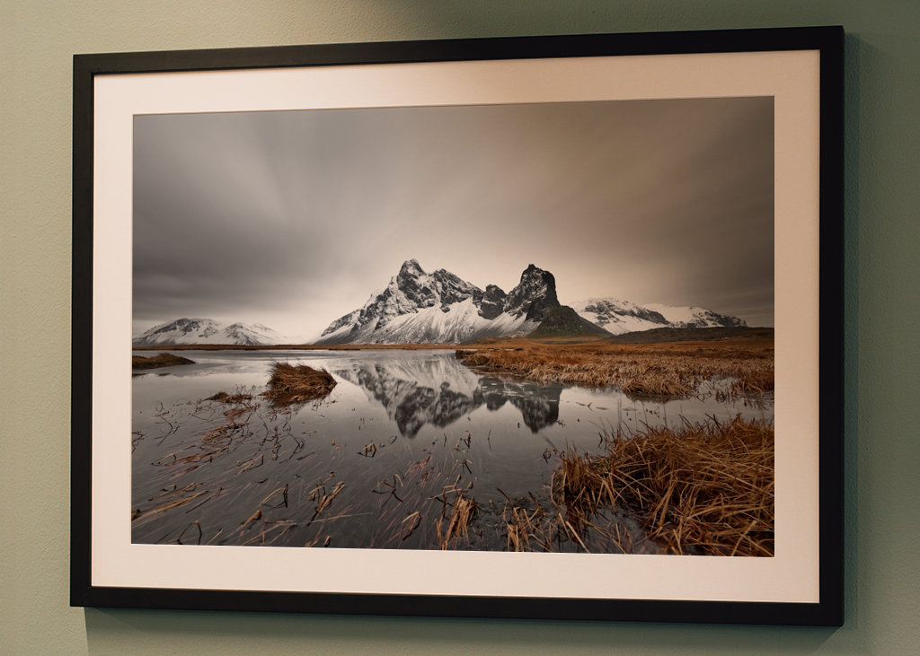 Bergkette mit Spiegelung