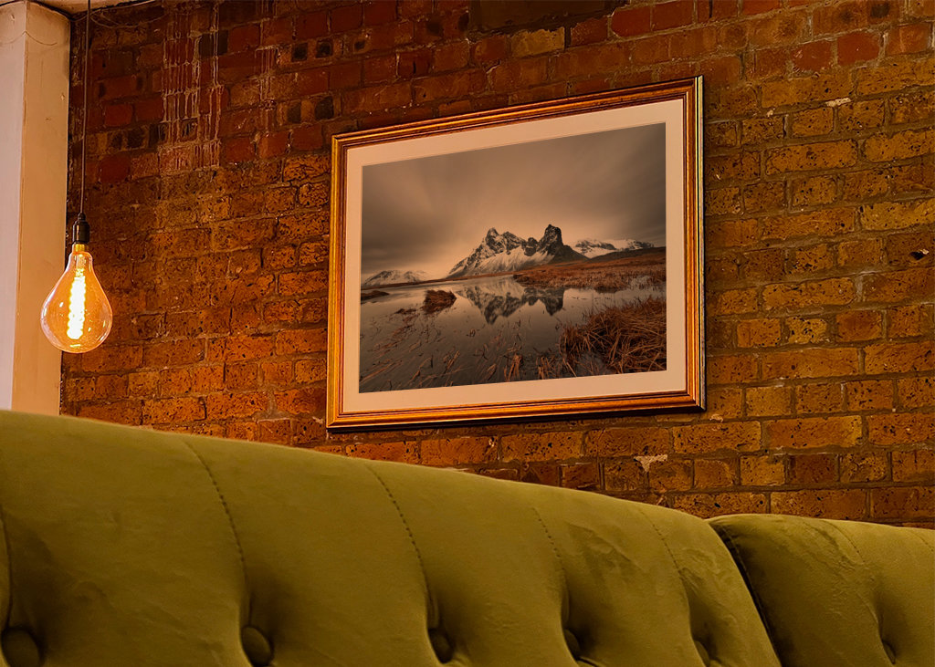 Bergkette mit Spiegelung