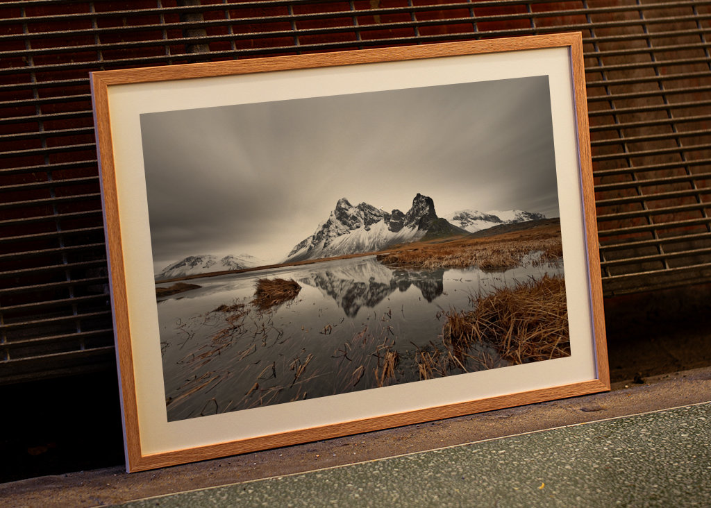 Bergkette mit Spiegelung