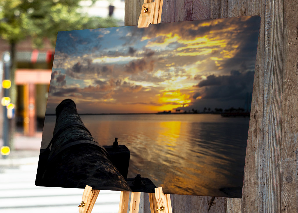 Kanon i solnedgången