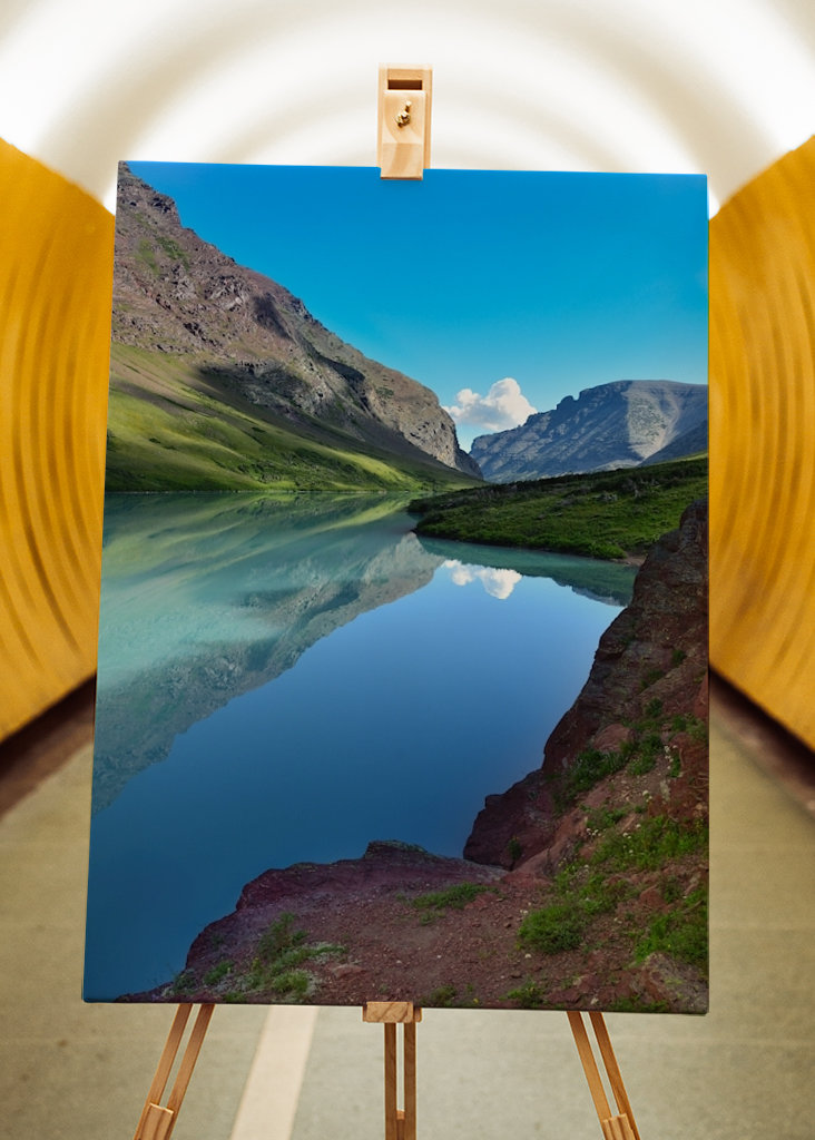 Bergsee im Morgenlicht