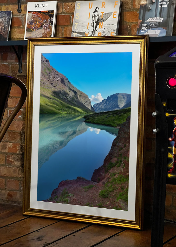 Bergsee im Morgenlicht