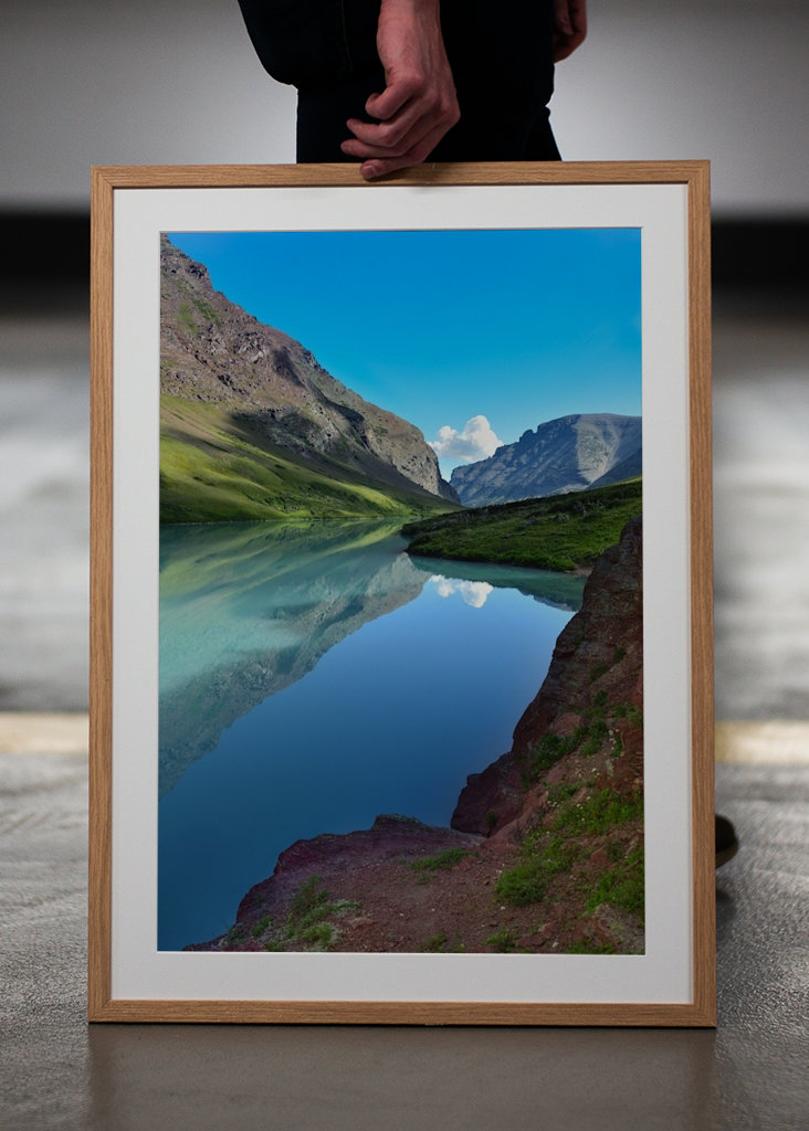 Bergsee im Morgenlicht