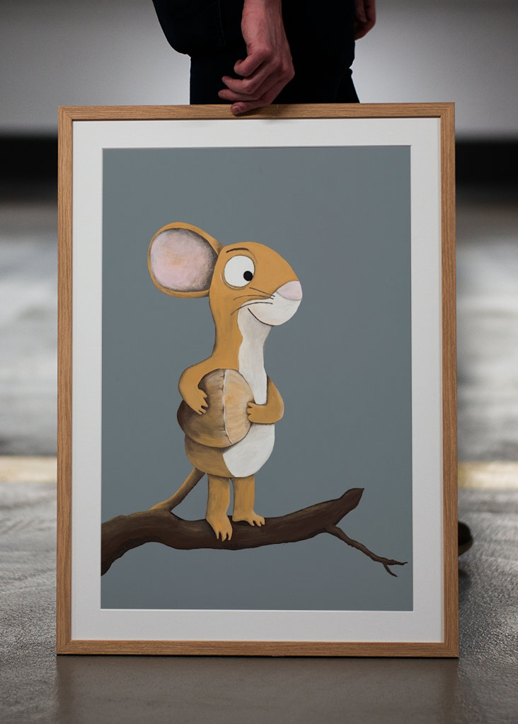 Kleine schattige muis