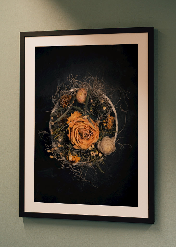 Dried flower arrangement