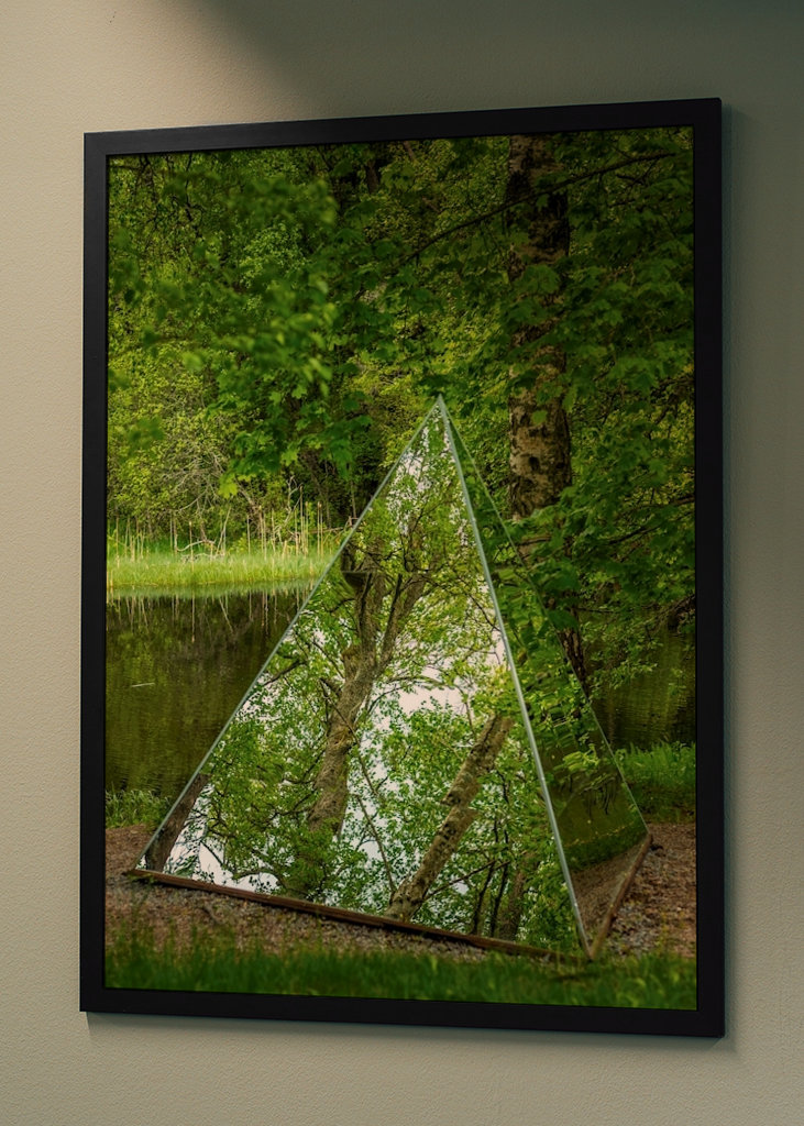 Mirror pyramid