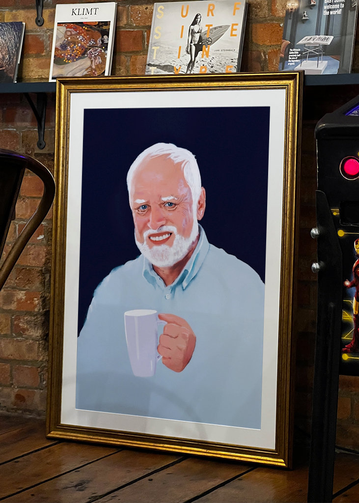 Hide the pain Harold - Meme 