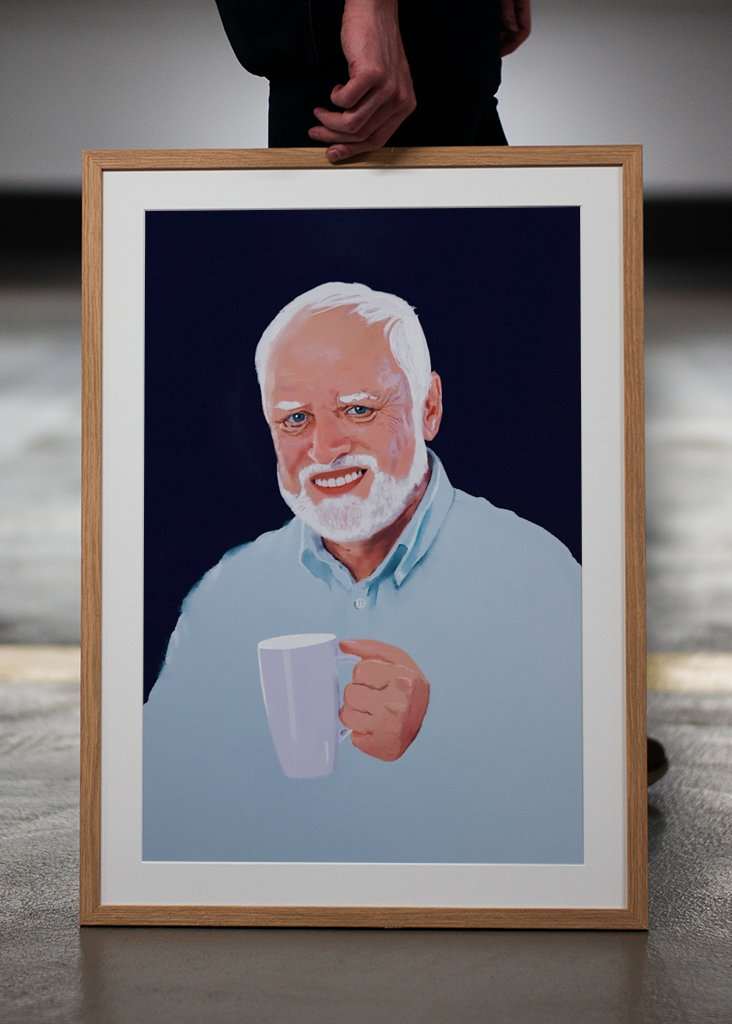 Hide the pain Harold - Meme 