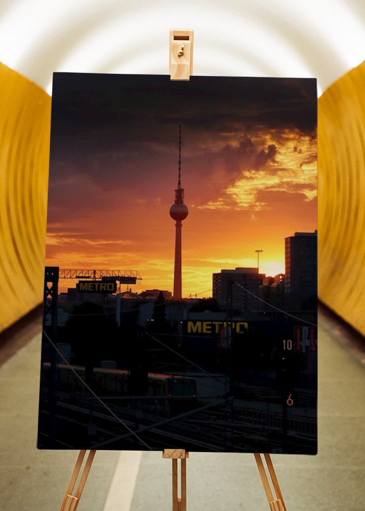 Berlínská televizní věž při západu slunce