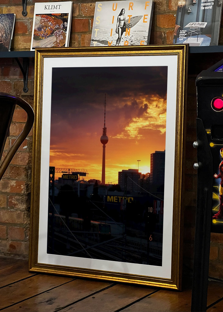 Berlínská televizní věž při západu slunce