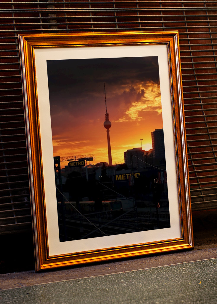 Berlínská televizní věž při západu slunce