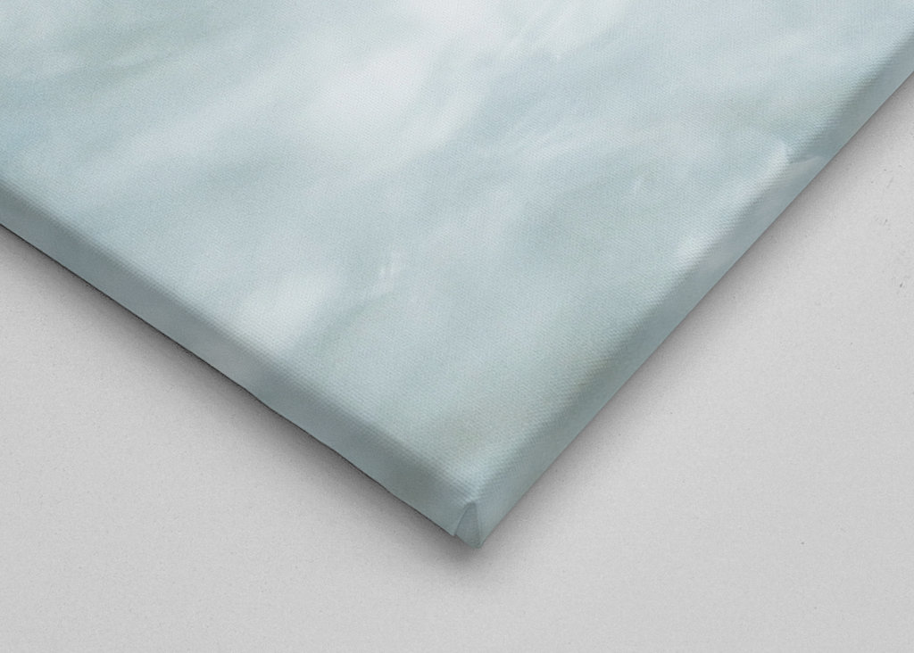 Si petit que nous sommes presque à l’écart