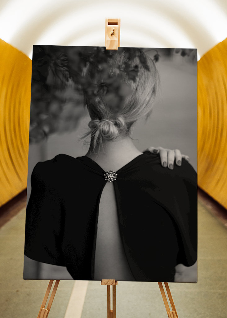 Detaljer om en klänning och kvinna