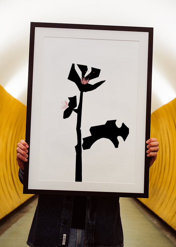 Blomst med de sorte blade