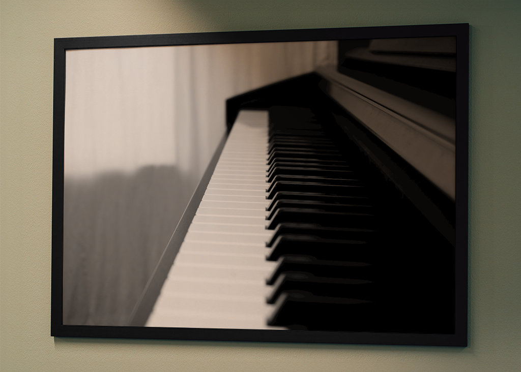 Piano (B/W)